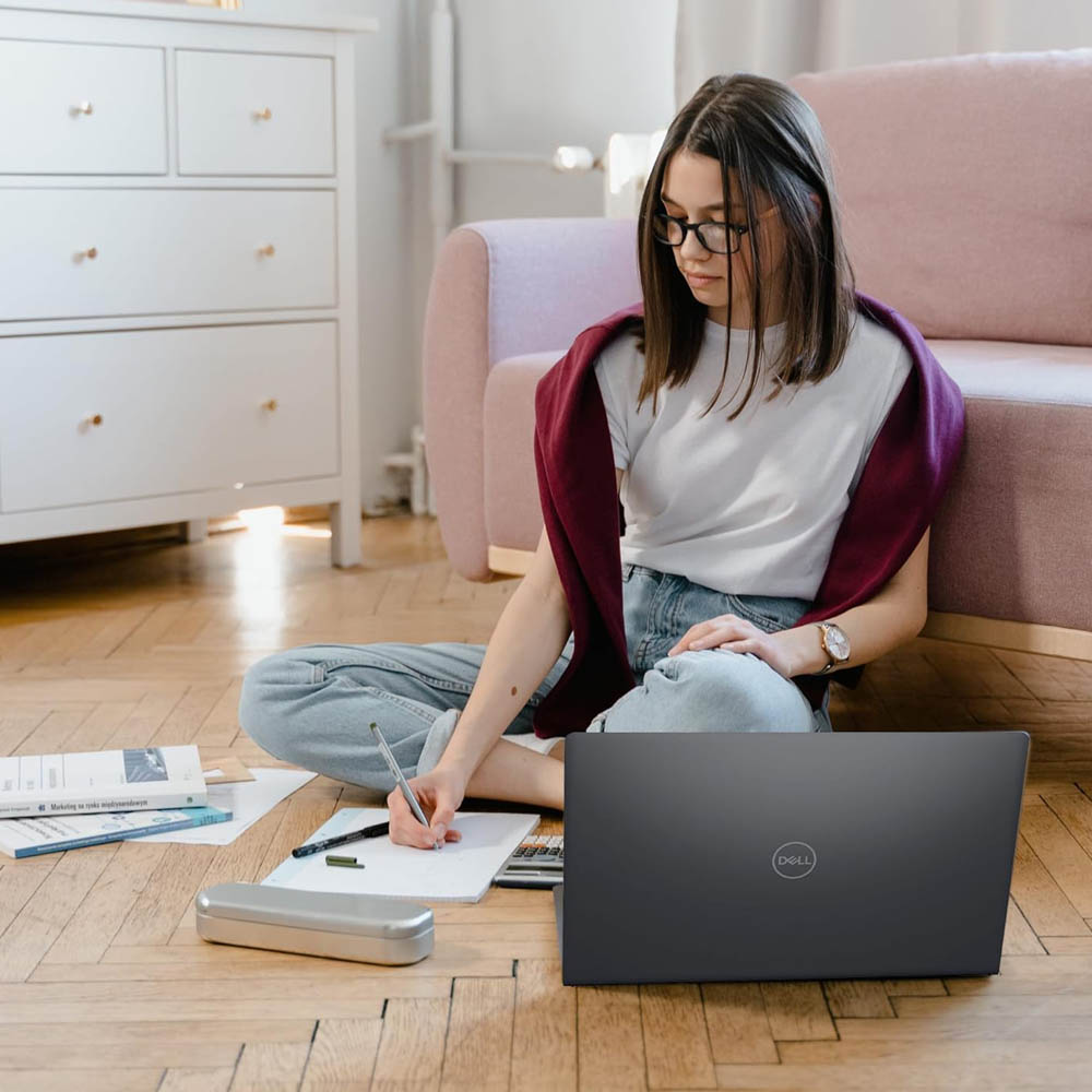 DELL PRO ESSENTIALS LAPTOP